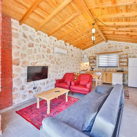 Spacious 2Br Stone Villa With Pool & Bbq